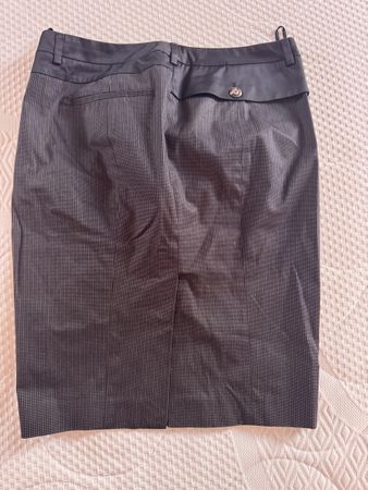Elegant ladies skirt by Pinko, size 42, as new!