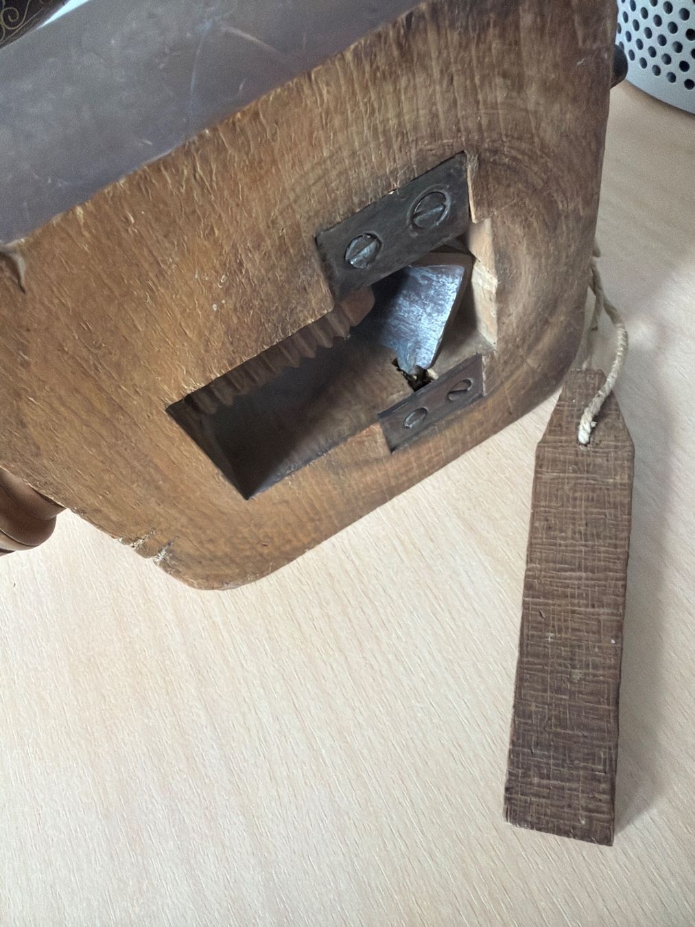 Elettrodomestici da cucina: Antiker Nussknacker aus Holz mit Gewindespindel – Usato da Attelwil venduto da Canelle67 2