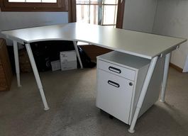 Bureau d'angle Ikea Galant Blanc (déjà démonté)