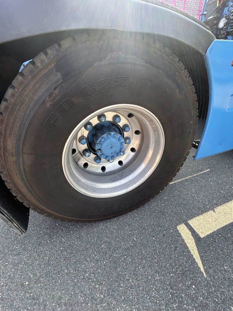 Volvo Lastwagen: Volvo fh12 420 – Gebraucht aus Versoix von The-luxe 2