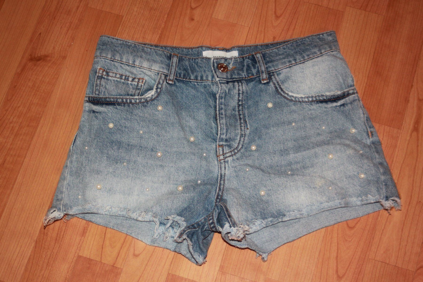 Mango Jeans: Jeans Hotpants 36 mit Perlen – D'occasion à Wenslingen par Strick4Alpaca