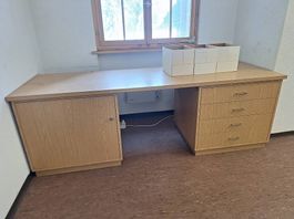 Zu verschenken Büro Arbeitstisch