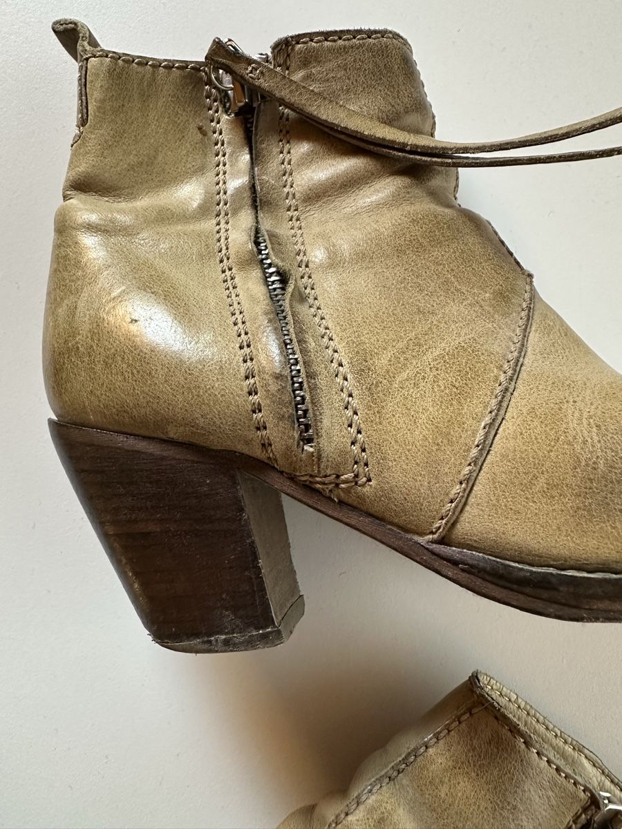 Acne Studios Scarpe da donna: Acne Gr.36/37 Stiefeletten hell braun – Usato da Himmelried venduto da cookie50000 1