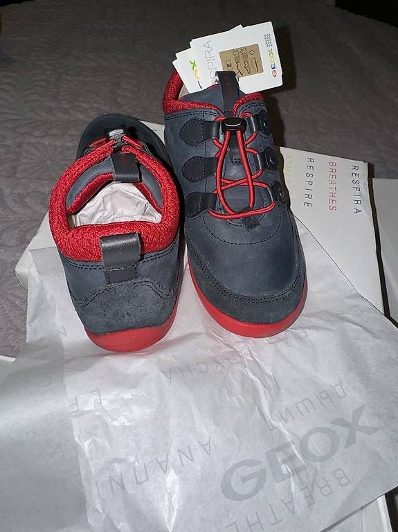 Chaussures garçon: Neue GEOX Grösse 31 – D'occasion à St. Gallen par EllyM. 1