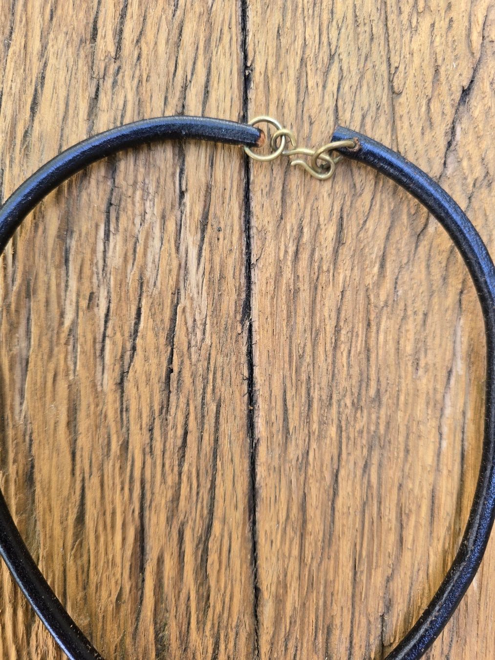 Catenine: Schmuck: Collier Leder mit Keramikanhänger – Usato da Romanshorn venduto da Rachacha 1