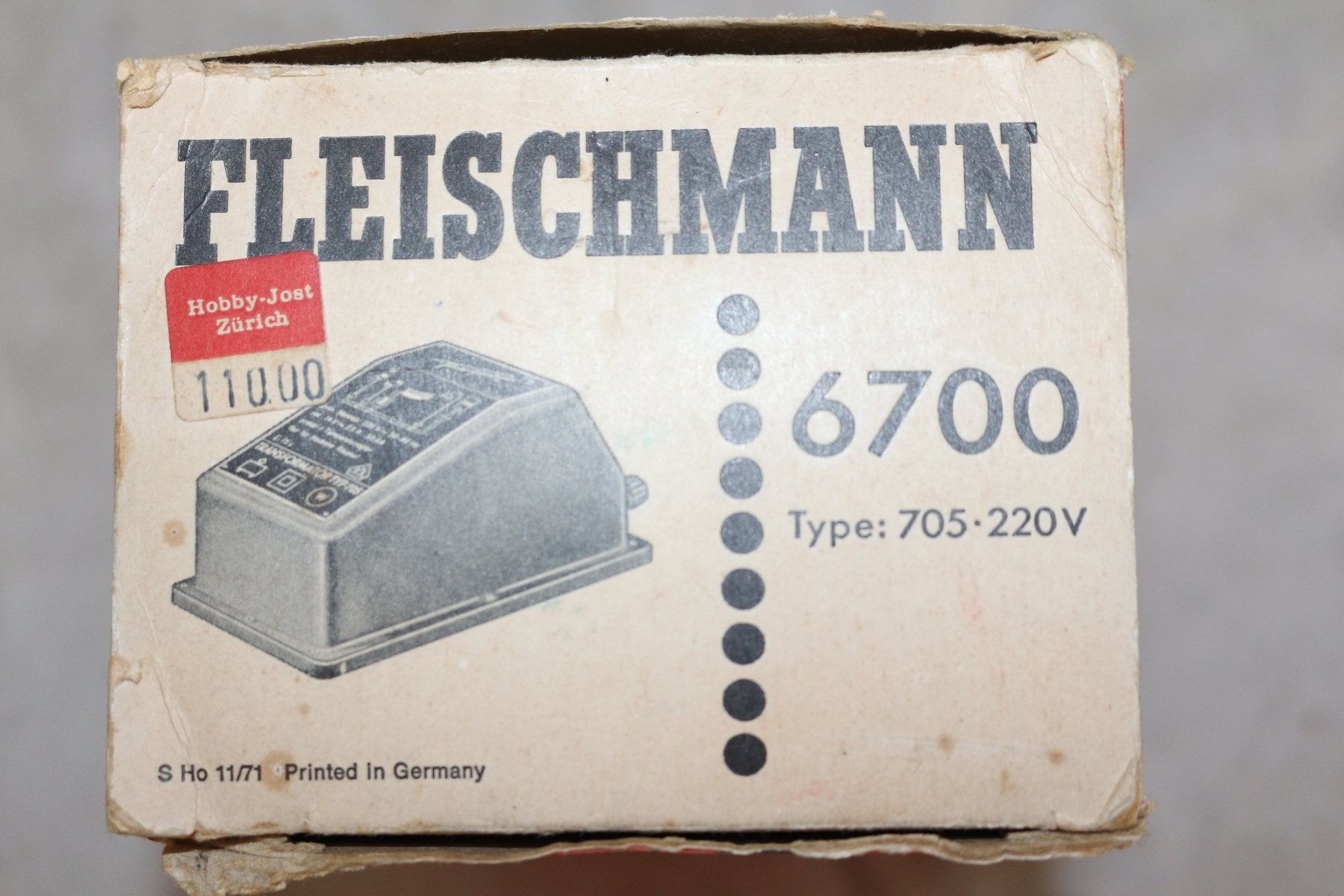 Fleischmann Modellini di ferrovie: Fleischmann alter Transformator 705  with Original-Box – Nuovo e nell'imballaggio originale da Roveredo GR venduto da ManolitoBoris 1