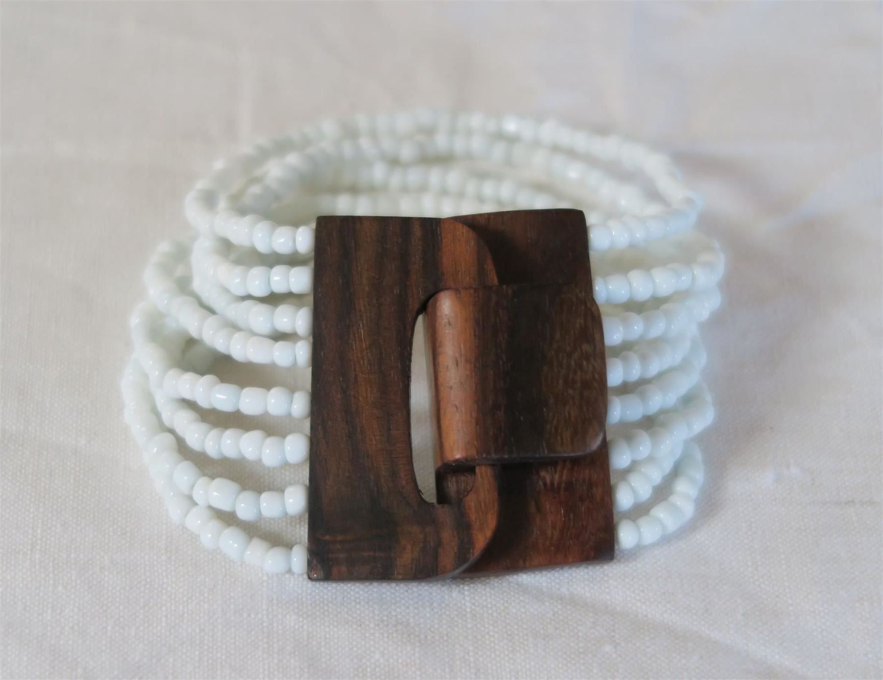 Bracciali & Braccialetti: Armband mit Glasperlen, Holzverschluss. – Usato da Brittnau venduto da marlenestone 2