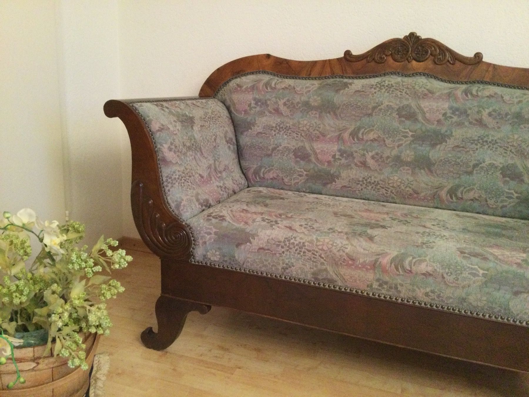 Sofas: Antikes Sofa – Gebraucht aus Flims Dorf von Grossmannbruno