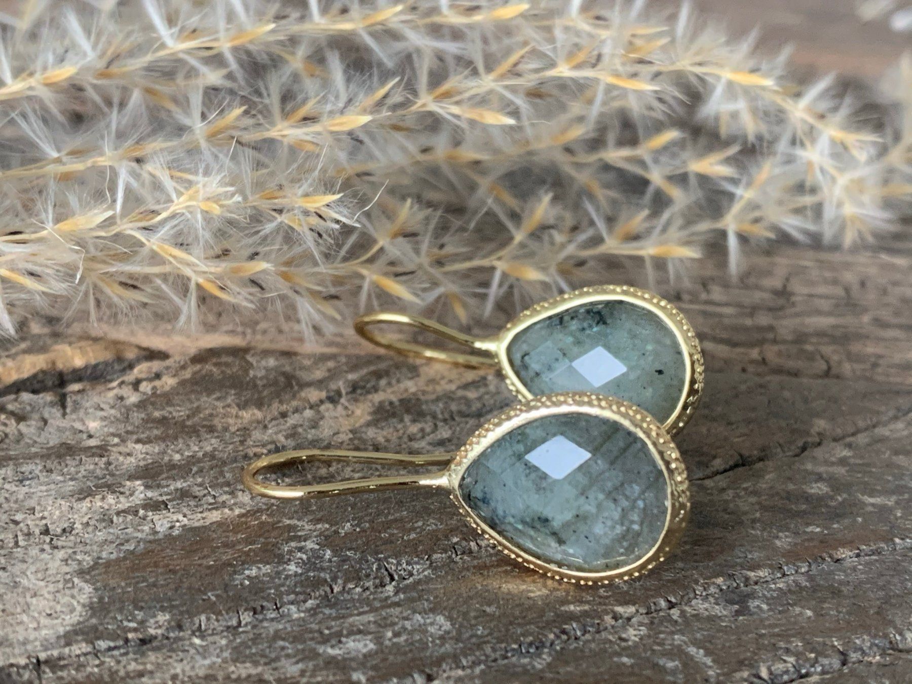 Ohrringe & -stecker: Edle LABRADORIT Ohrhänger vergoldet – Neu und originalverpackt aus Rombach von Ivreajewels