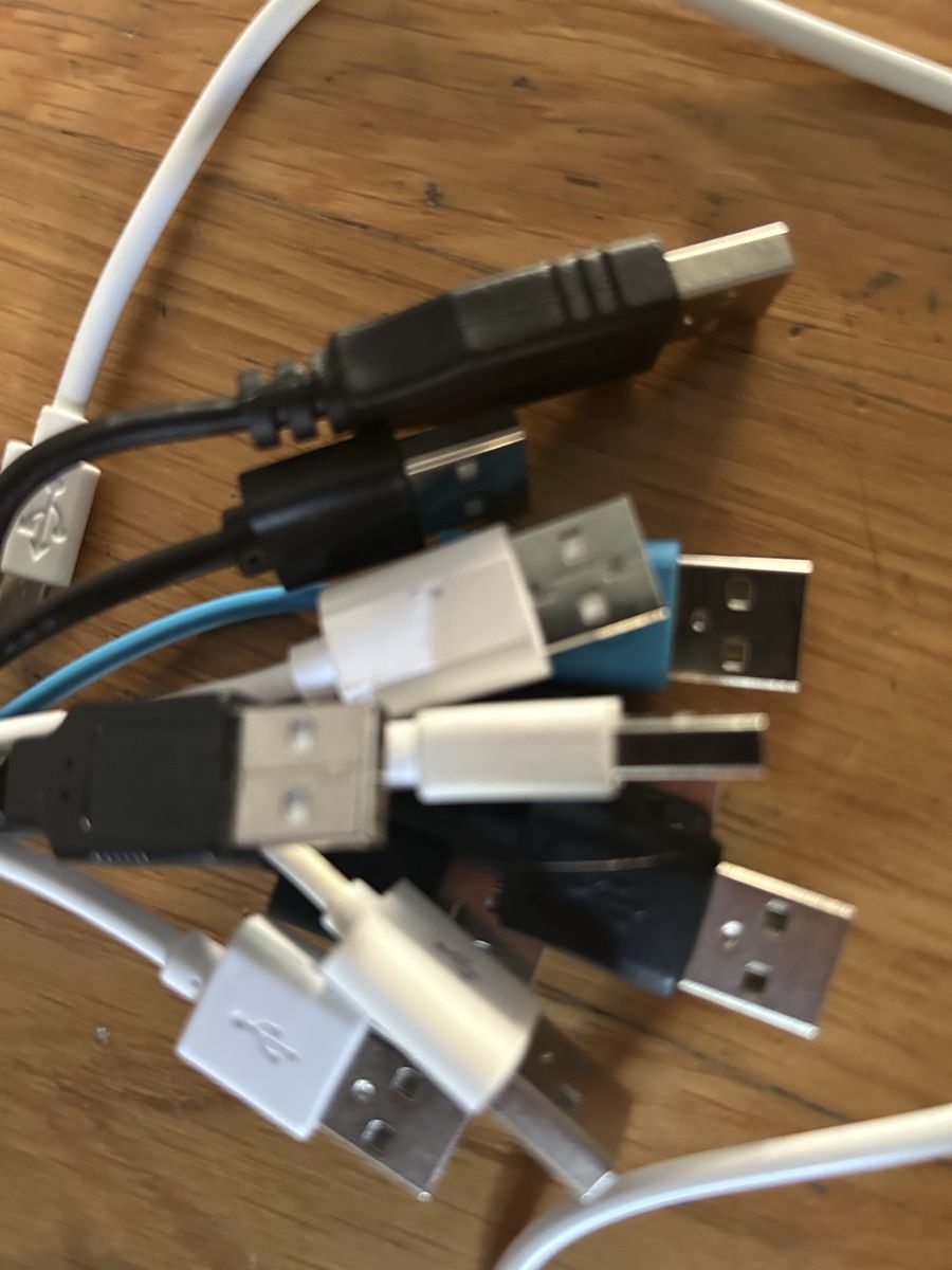 Cavi: 10 Ladekabel USB A auf Micro USB – Usato da Fehraltorf venduto da Apetzi 1