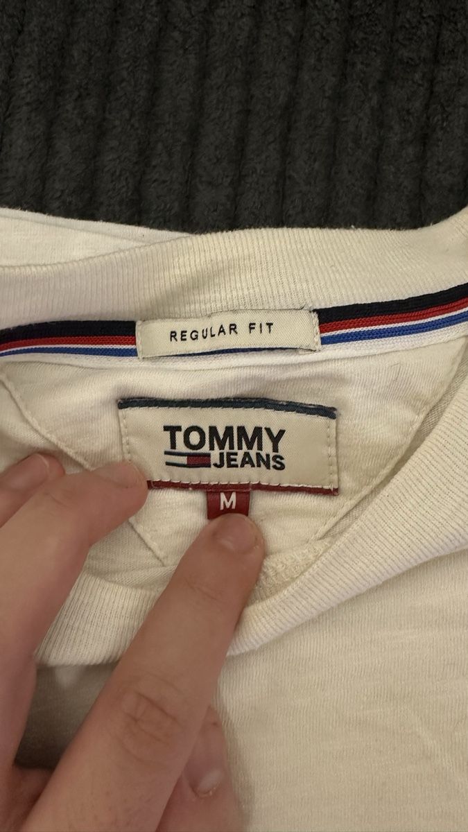Tommy Hilfiger T-shirt: T-shirt Tommy Jeans Blanc Taille M – Usato da Montreux venduto da luc_w7cx 2