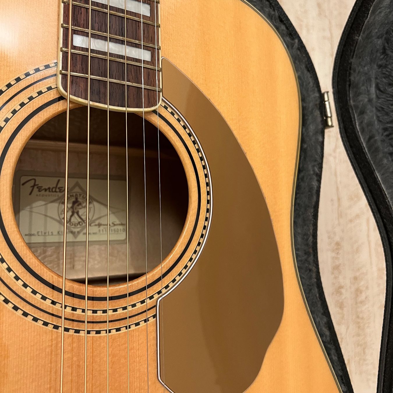 Fender Strumenti musicali: Fender Elvis Kingman Westerngitarre – Usato da Muri AG venduto da Mayfair 1
