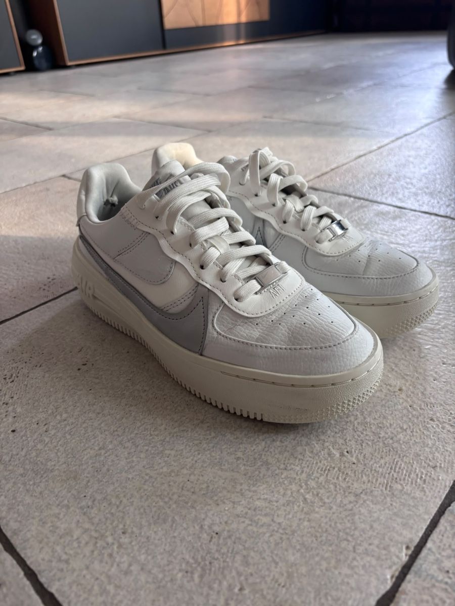 Nike Chaussures hommes: Baskets Nike Air Force blanches T39 – D'occasion à La Chaux-de-Fonds par seb6969