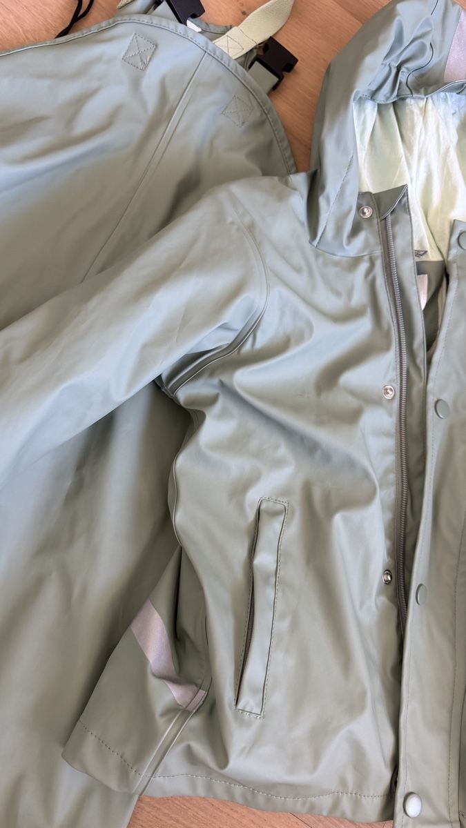 Jacken: Regenjacke Mintgrüb Gr. 122 – Gebraucht aus Steinhausen von inmumi