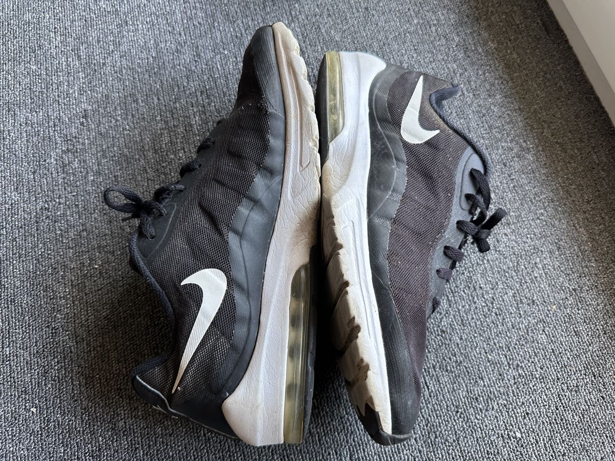 Nike Scarpe da uomo: Nike air max homme taille 46 noir – Usato da Bulle venduto da LeMoleson 4