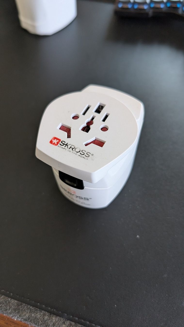 SKROSS Unità & Adattatore: Reiseadapter Skross Universal – Usato da Zürich venduto da vitomin 1