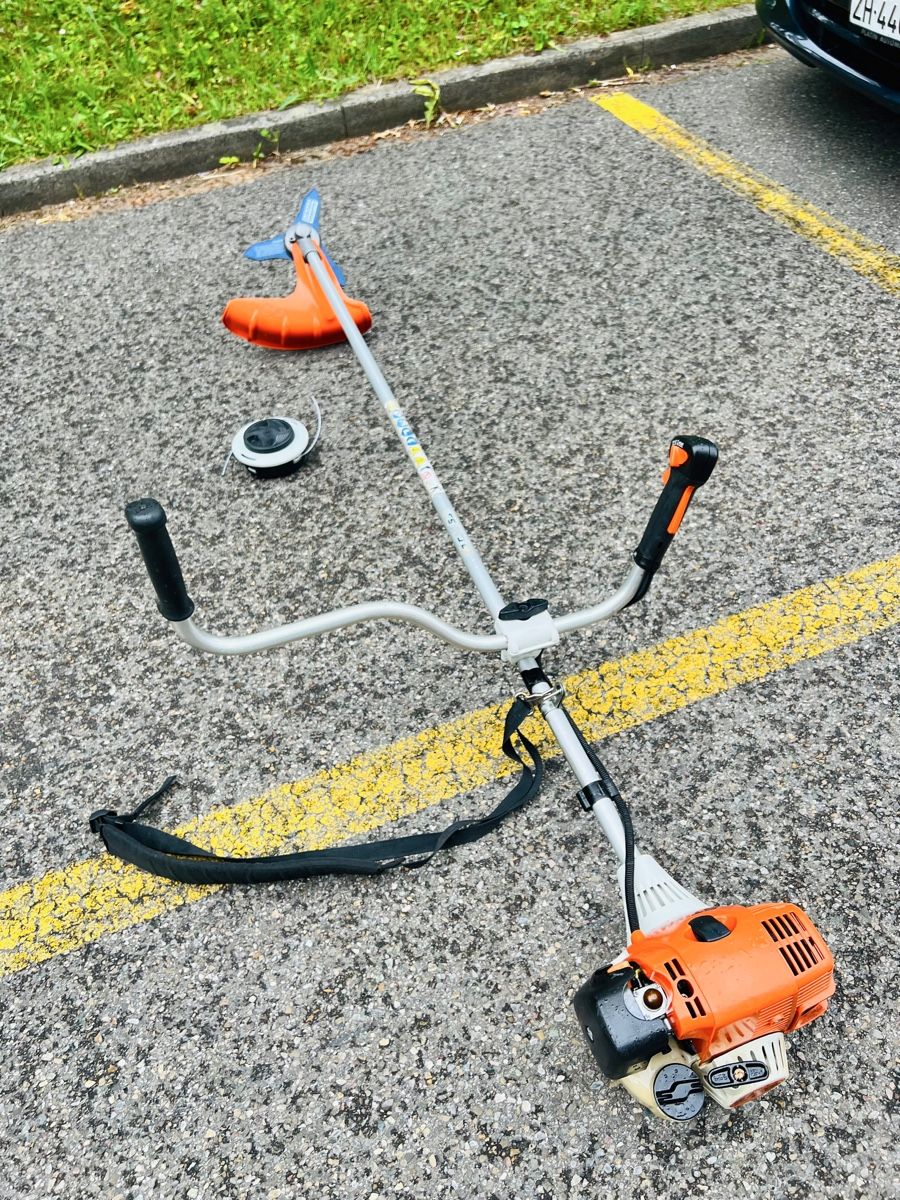 Stihl Tutti gli attrezzi: Rasentrimmer Stihl FS 130 R – Usato da Urdorf venduto da mas_5wfz 4