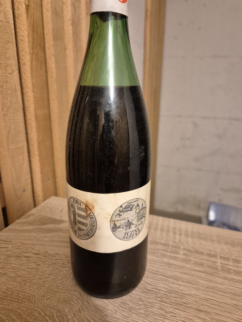 Vino: Bouteille de collection création du Jura  – Usato da Courroux venduto da blabla90 1