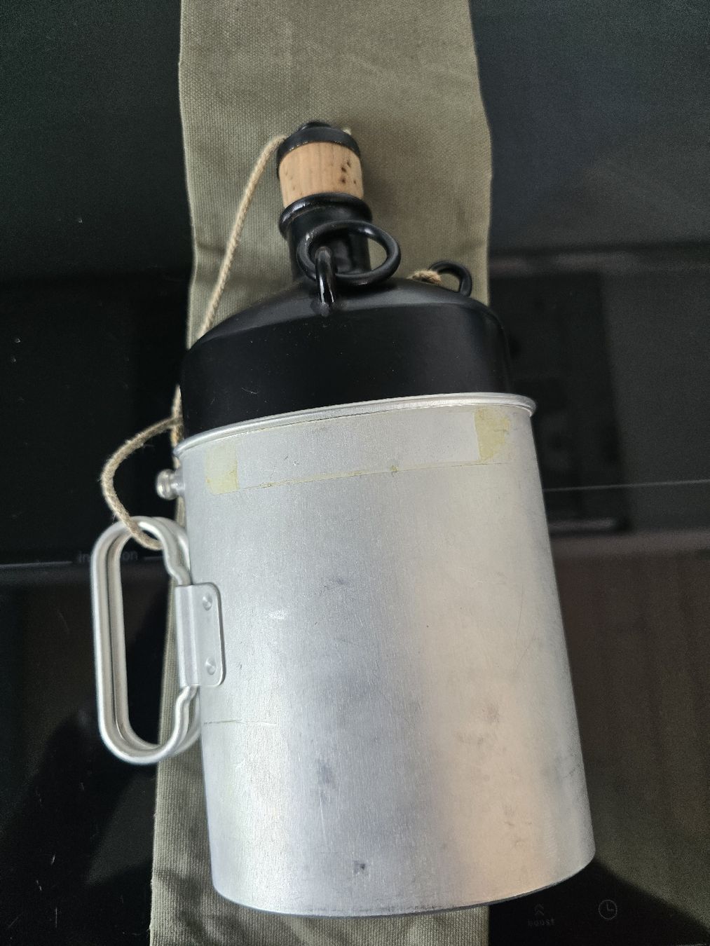 Attrezzatura & Pezzi di ricambio: Original Schweizer Armee Feldflasche mit Überzug, Top – Usato da Kestenholz venduto da _Nostalgia_ 3