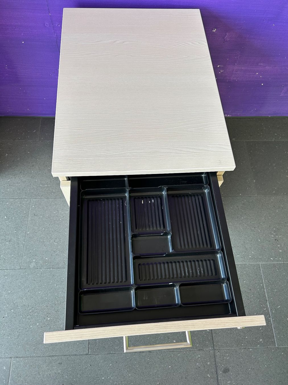 Korpus: Rollcontainer Büromöbel Holzoptik – Gebraucht aus Luzern von kon_j7zt 1