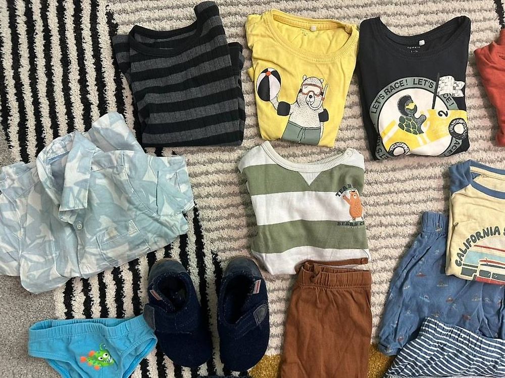 Ensembles coordonnés: T-Shirts, Jeans, Shorts,Jungen Grösse 98-104 (40+ Stück) – D'occasion à Zürich par whotookmynickname 2