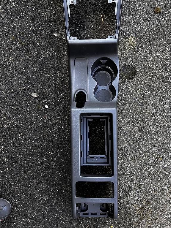 Audi Tutti pezzi di ricambio auto: Audi A3 S3 RS3 Mittelkonsole US Version – Usato da Niederglatt ZH venduto da VC1991 1
