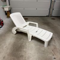 Liegestuhl weiss Kunststoff verstellbar mit Rollen