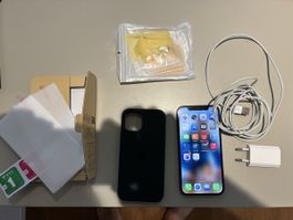 iPhone 12 / 64GB / Cover / Ladekabel / Schutzfolien