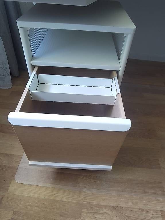 Scrivanie: Schreibtisch, Schublade und Bodenschutzmatte – Usato da Winterthur venduto da ann_j8gp 1