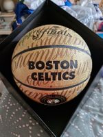 Ballon NBA éd. limitée des Boston Celtics signé par Holiday