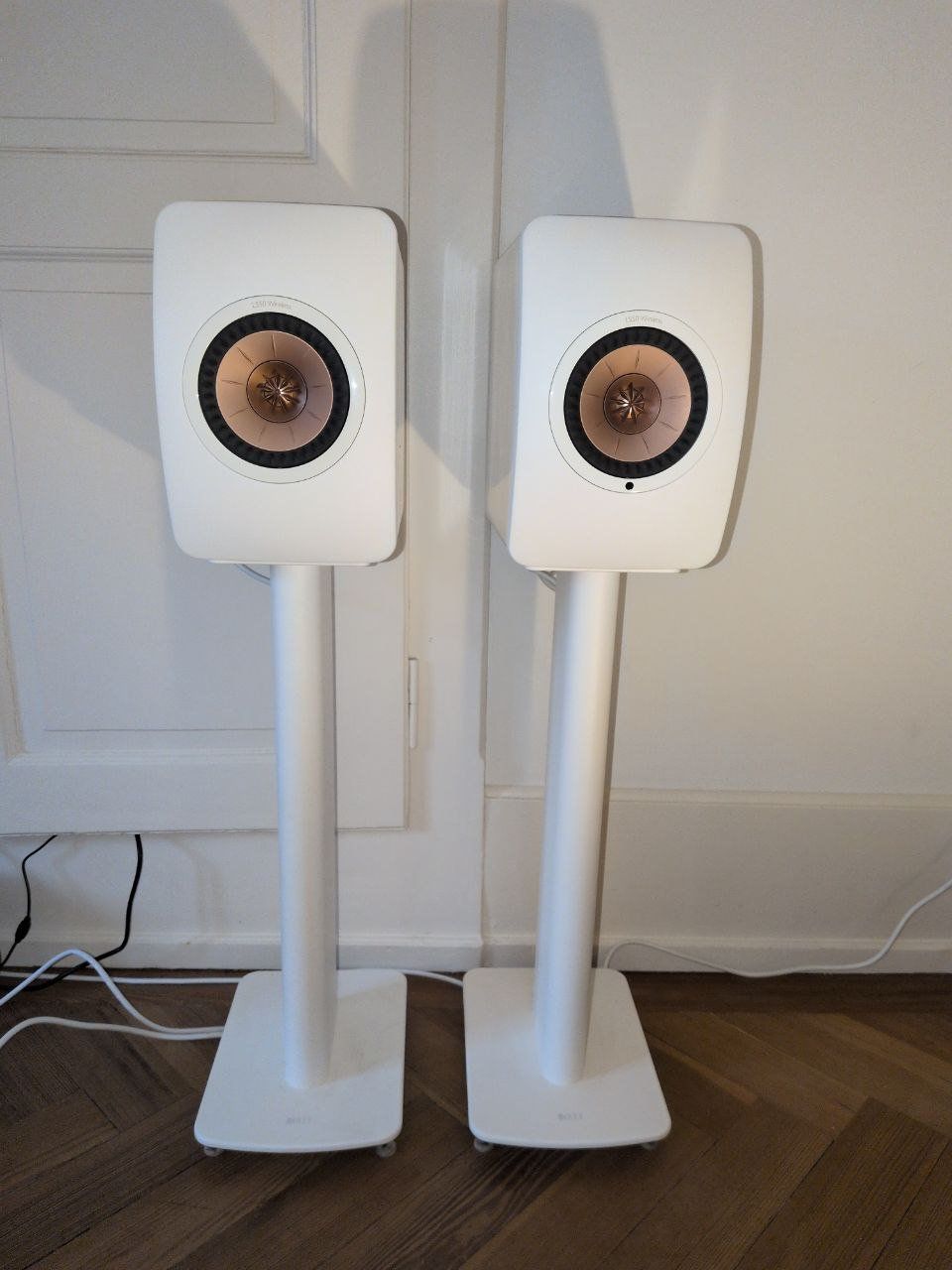 Kef Casse acustiche: KEF LS50 LS 50 Wireless inkl. KEF Performance Stand weiss – Usato da Bern venduto da archer.hostettler