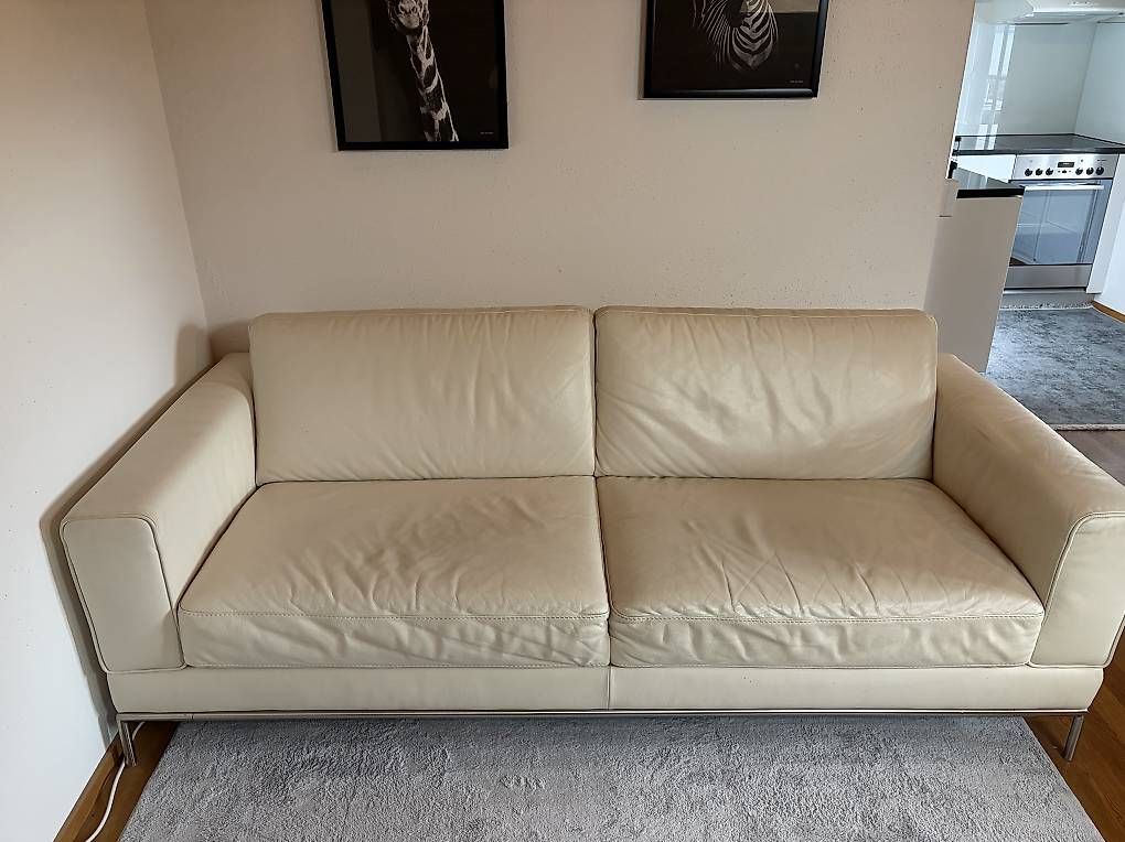 Divani: Echtledersofa offwhite – Usato da Emmenbrücke venduto da Livia12.84