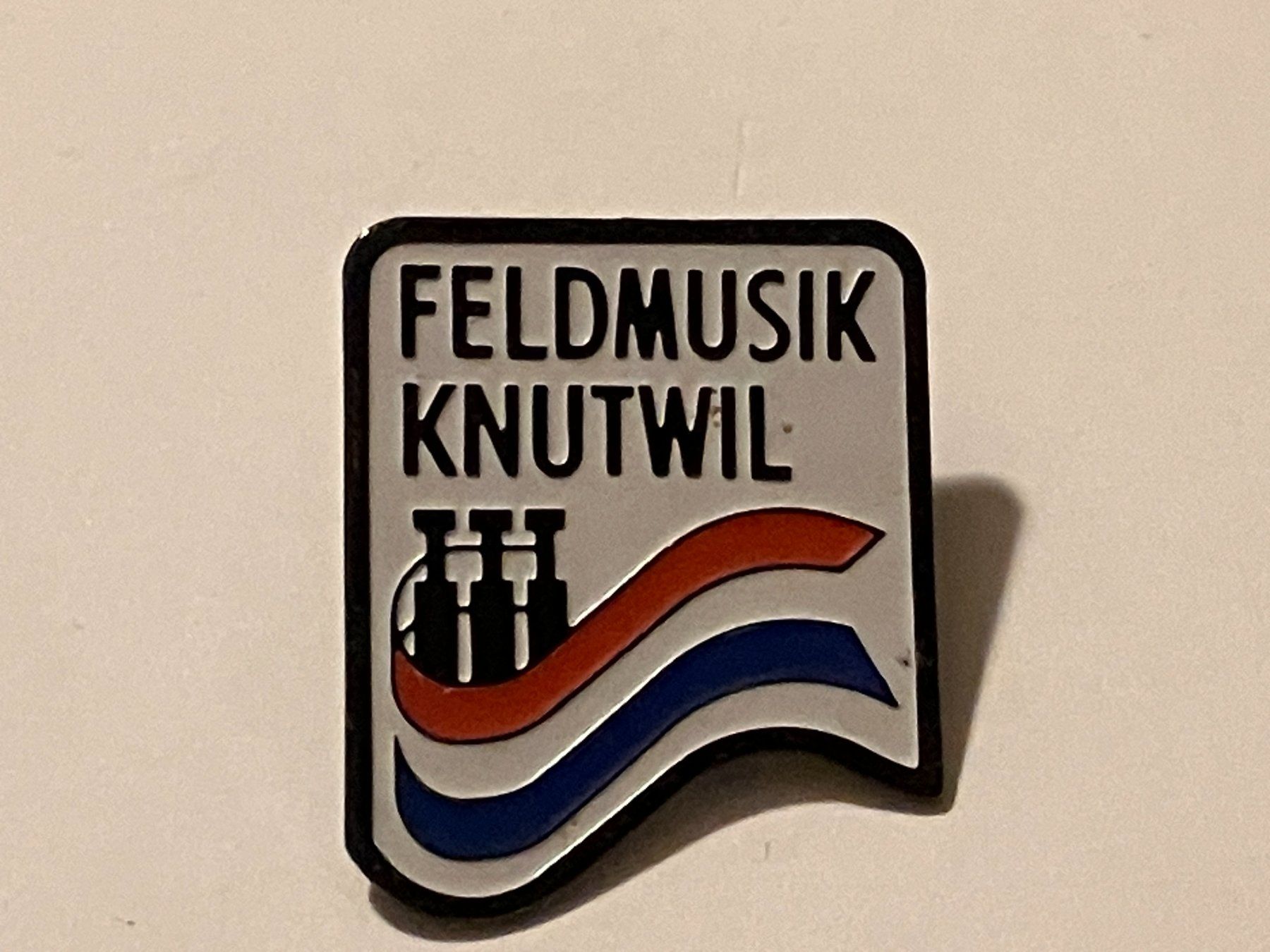 Placchette & Badge: 1 Pin Feldmusik Knuttwil – Usato da Basel venduto da djwwpp