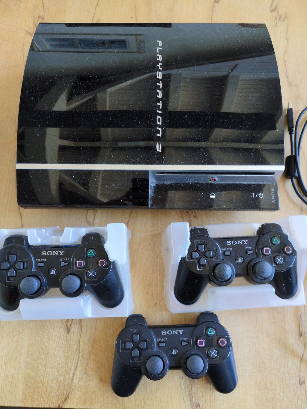 Sony Konsolen: PS 3 mit 3 Controller inklusive 19 Spiele – Gebraucht aus Winterthur von jon_fjl6 1