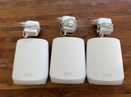 Routeur Netgear Orbi RBR 760 avec 2 satellites