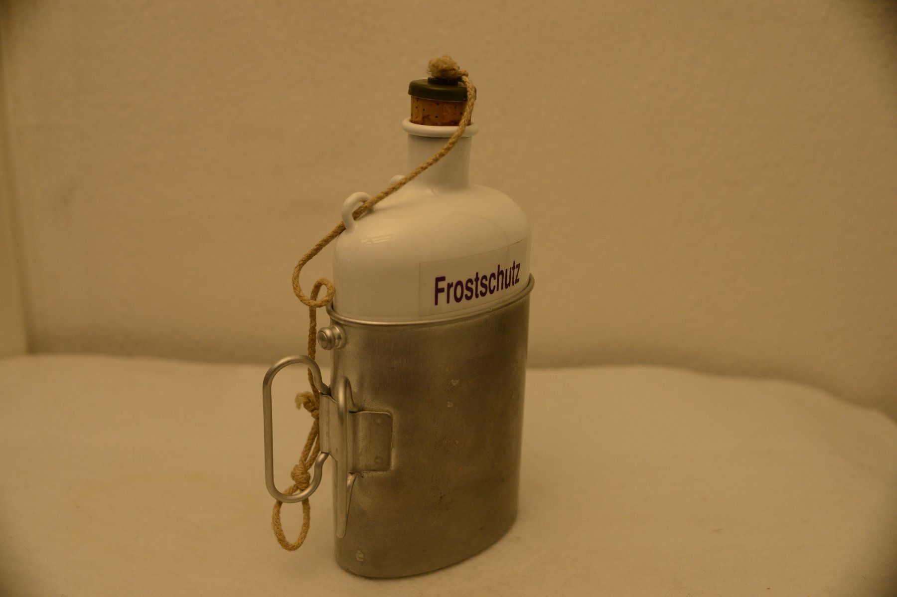 Schweizer Armee Ausrüstung & Ersatzteile: Feldflasche mit Becher "Frostschutz" UBS – Gebraucht aus Sachseln von Smatsch54