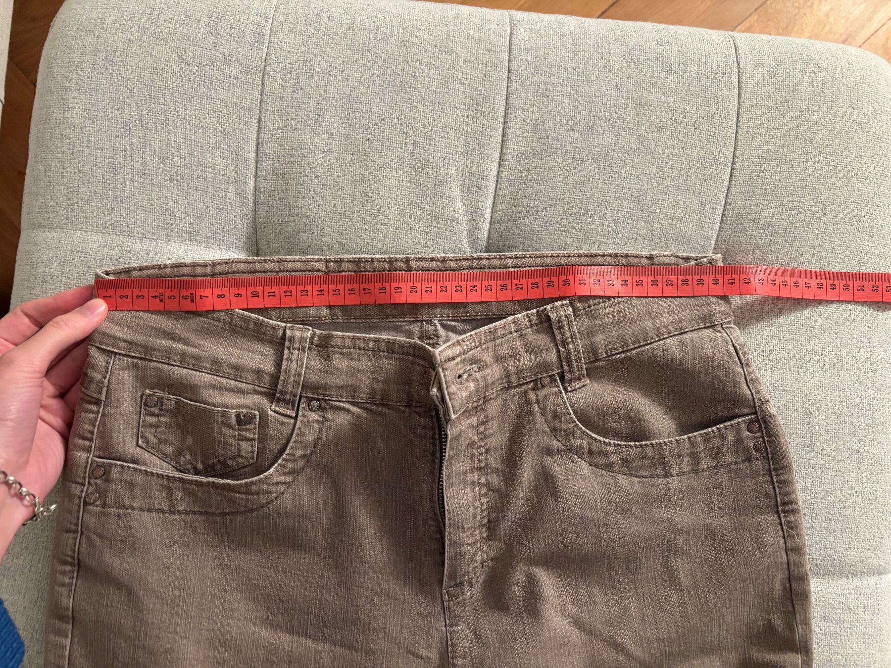 Jeans: Jean beige - taille M environ – Gebraucht aus Lausanne von ami_jjt5 5