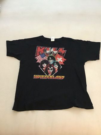 Kiss band shirt