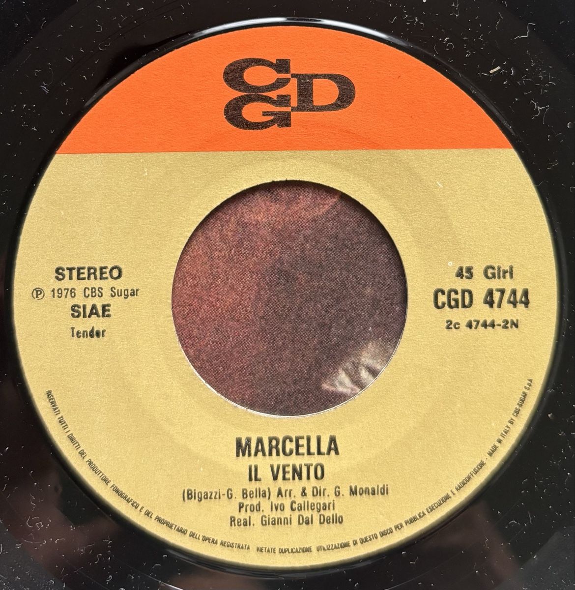 Dischi in vinile: Vinyle 45 Marcella Bella - Il Vento/Abbracciati VG+/VG+ – Usato da Neuchâtel venduto da Deivid2 1