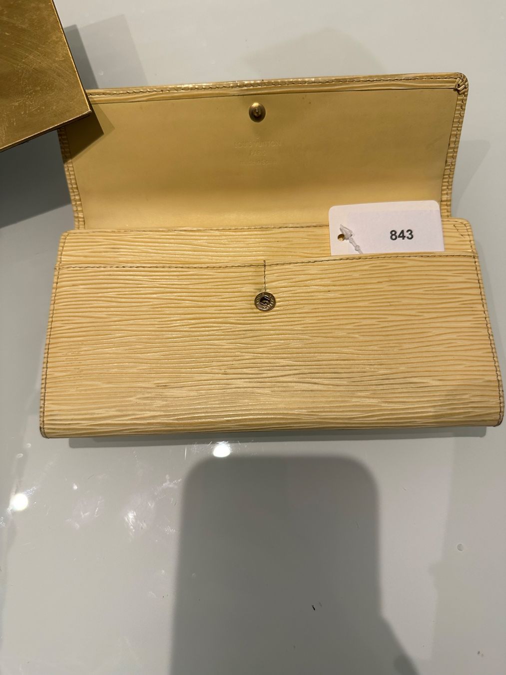 Louis Vuitton Portemonnaie: Louis Vuitton Long Wallet Epi - Nr. 843 – Gebraucht aus Hittnau von LuxAndMore 5