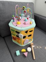 Motorikwürfel aus Holz mit Spielschleife gebraucht