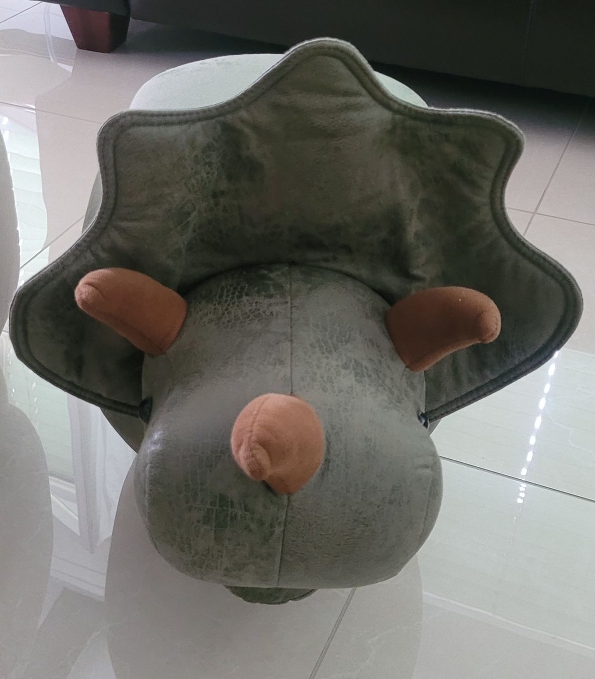 Beliani Sgabelli: HOCKER Triceratops Dinosaur Green Kids – Usato da Killwangen venduto da bmy_5rtt