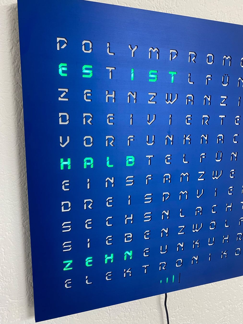 Qlocktwo Uhren: Wanduhr Qlocktwo Eigenbau – Neu (gemäss Beschreibung) aus Biel/Bienne von Zerim 4