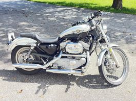 Harley Davidson Sportster 883 del centenario