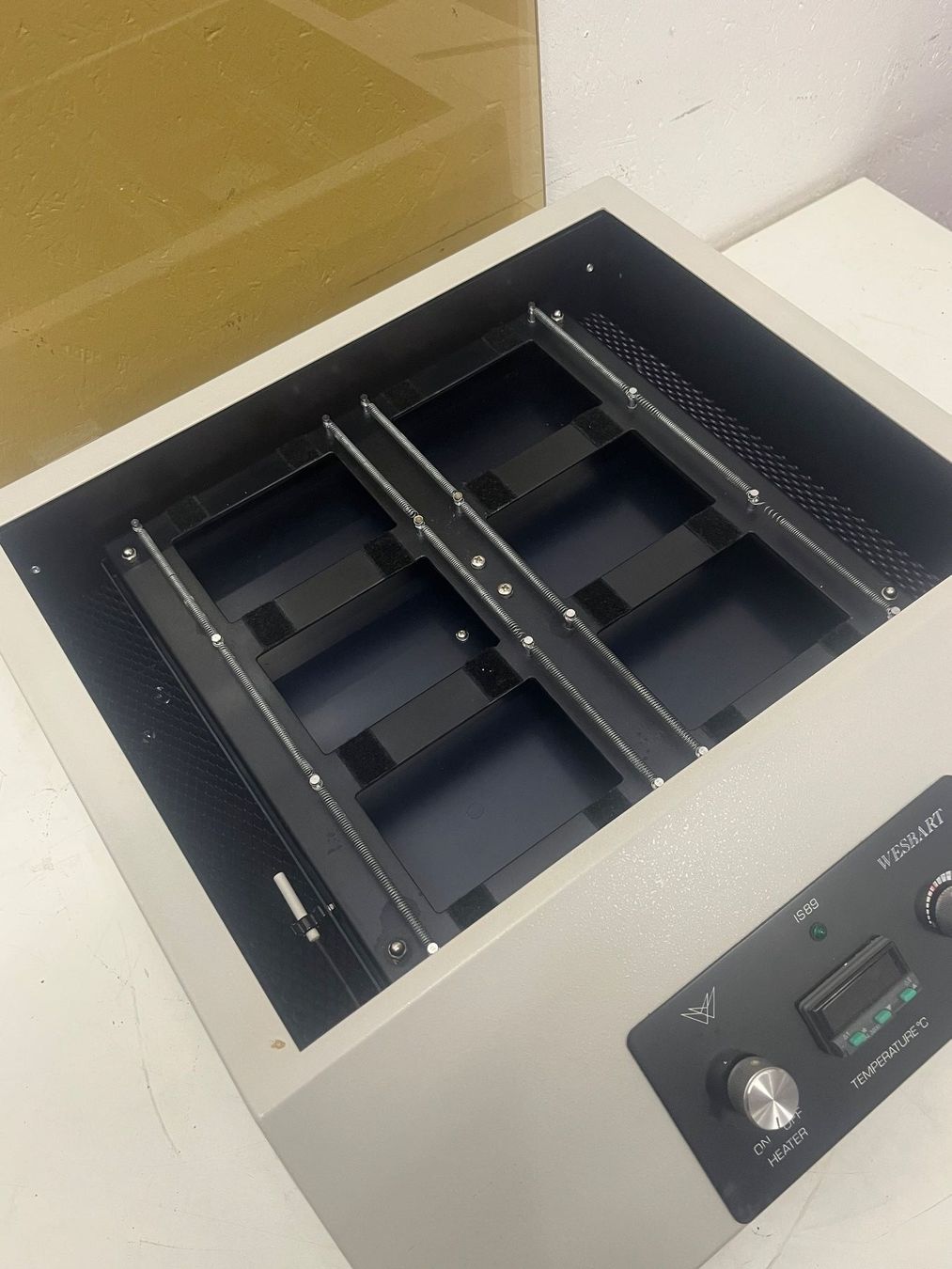 Laborzubehör: WESBART IS89 Temperierter plate incubator/Schüttler – Gebraucht aus Niederdorf von LeptonAG_Labor 2