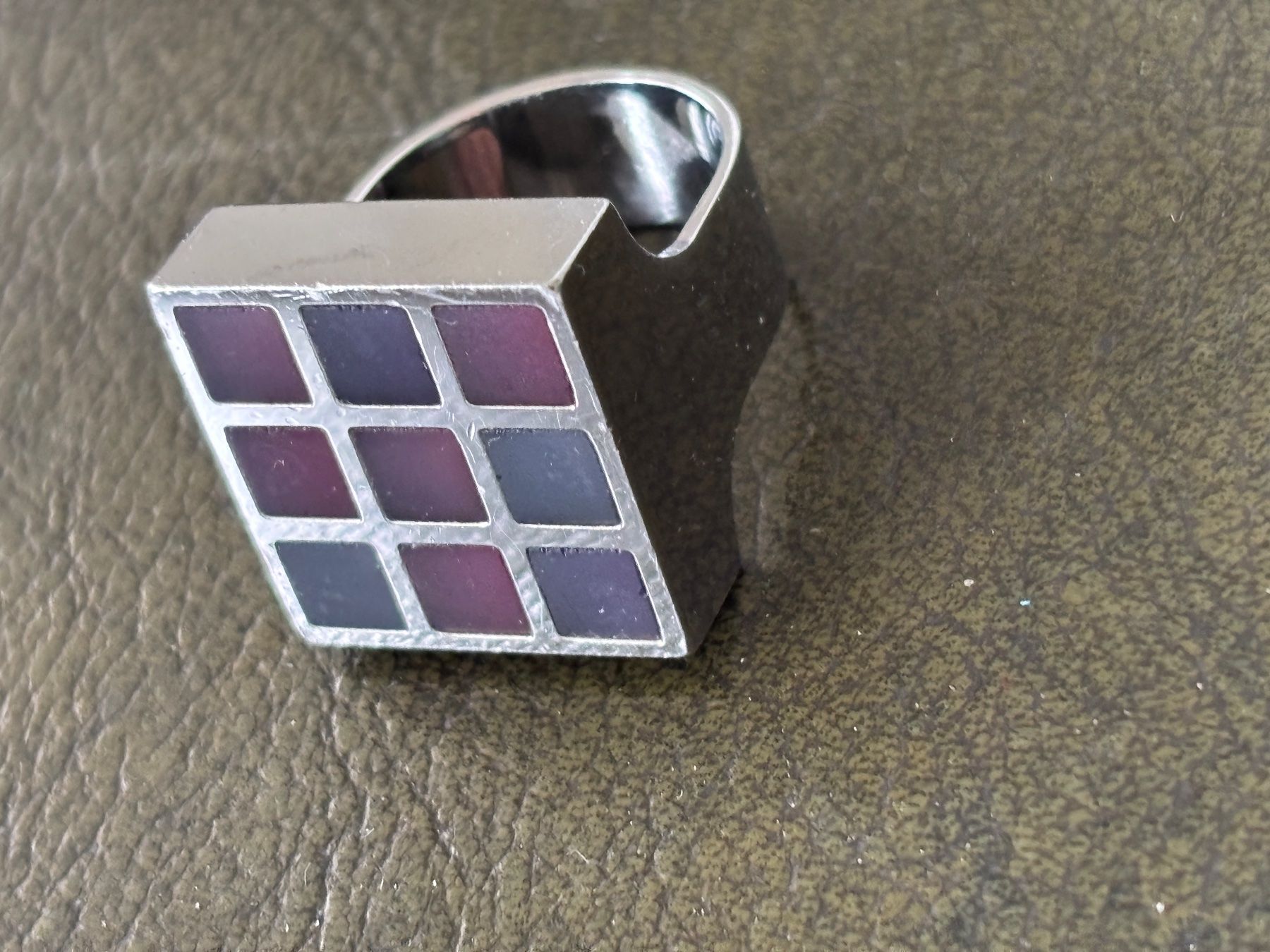 Swatch Anelli: SWATCH Ring Prismatic in Beutel – Usato da THERWIL venduto da Fcbbasel