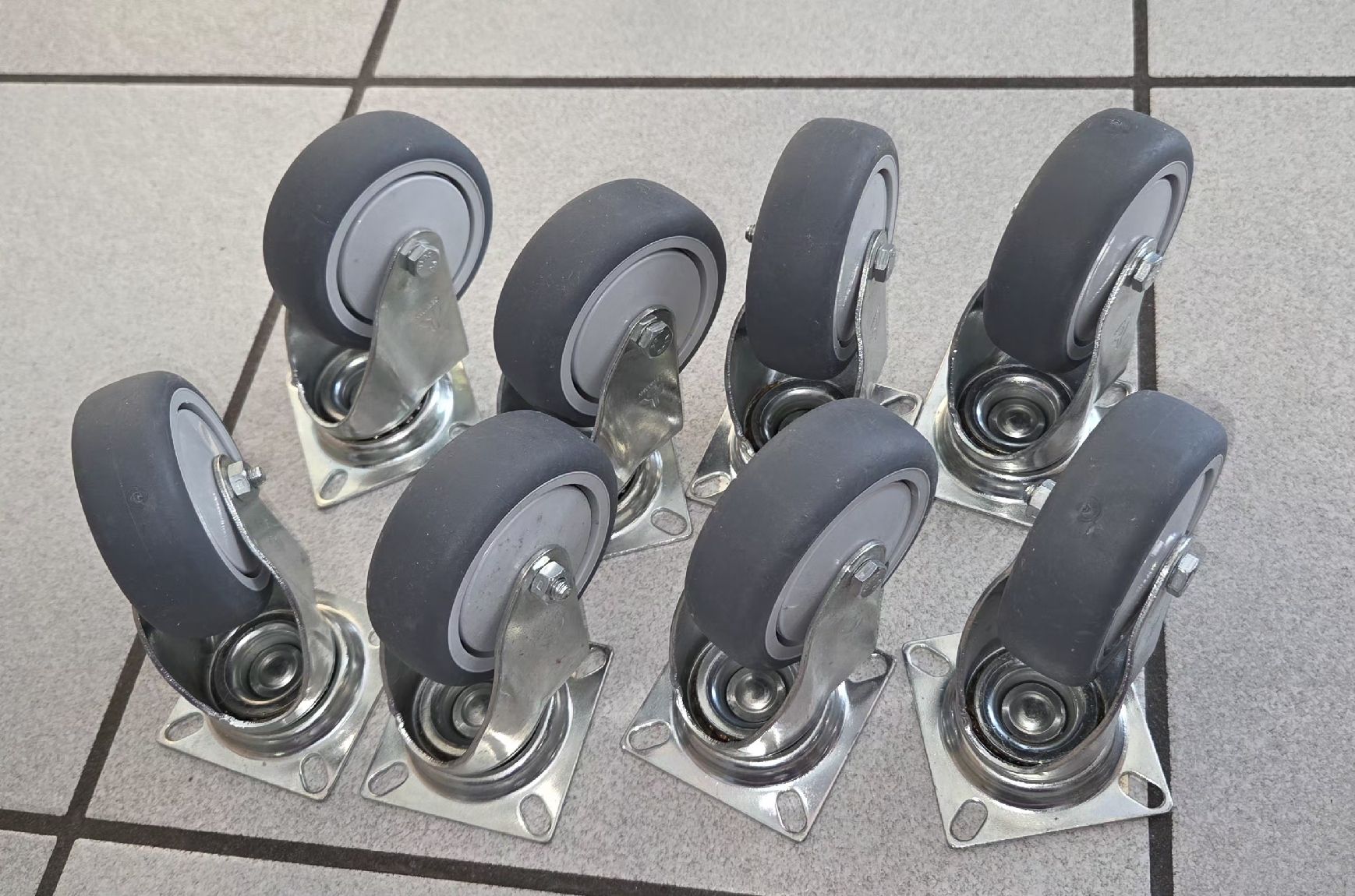 Sonstiges zum Lager & Transport: roues pivotantes – Gebraucht aus Biel/Bienne von zombie78