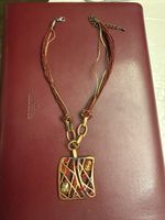 Stylish Square Pendant Necklaceo