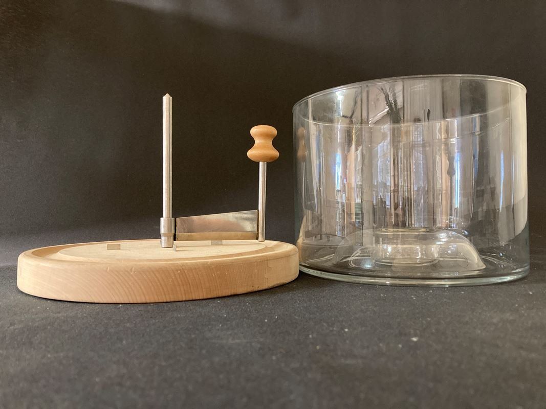 Elettrodomestici da cucina: APS | Girolle | Käsehobel | Holz und Glas – Usato da Wittenbach venduto da Restwert_St-Gallen 2