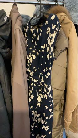 Damen Kleid dunkelblau mit Schmetterlingsmuster neuwertig